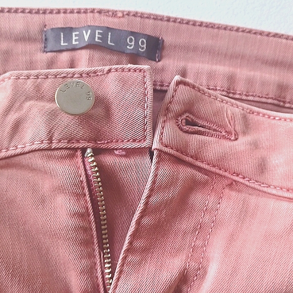LEVEL 99 Adelynn Side Slit Distressed Denim Shorts, Size 29, Maeve - Picture 10 of 12